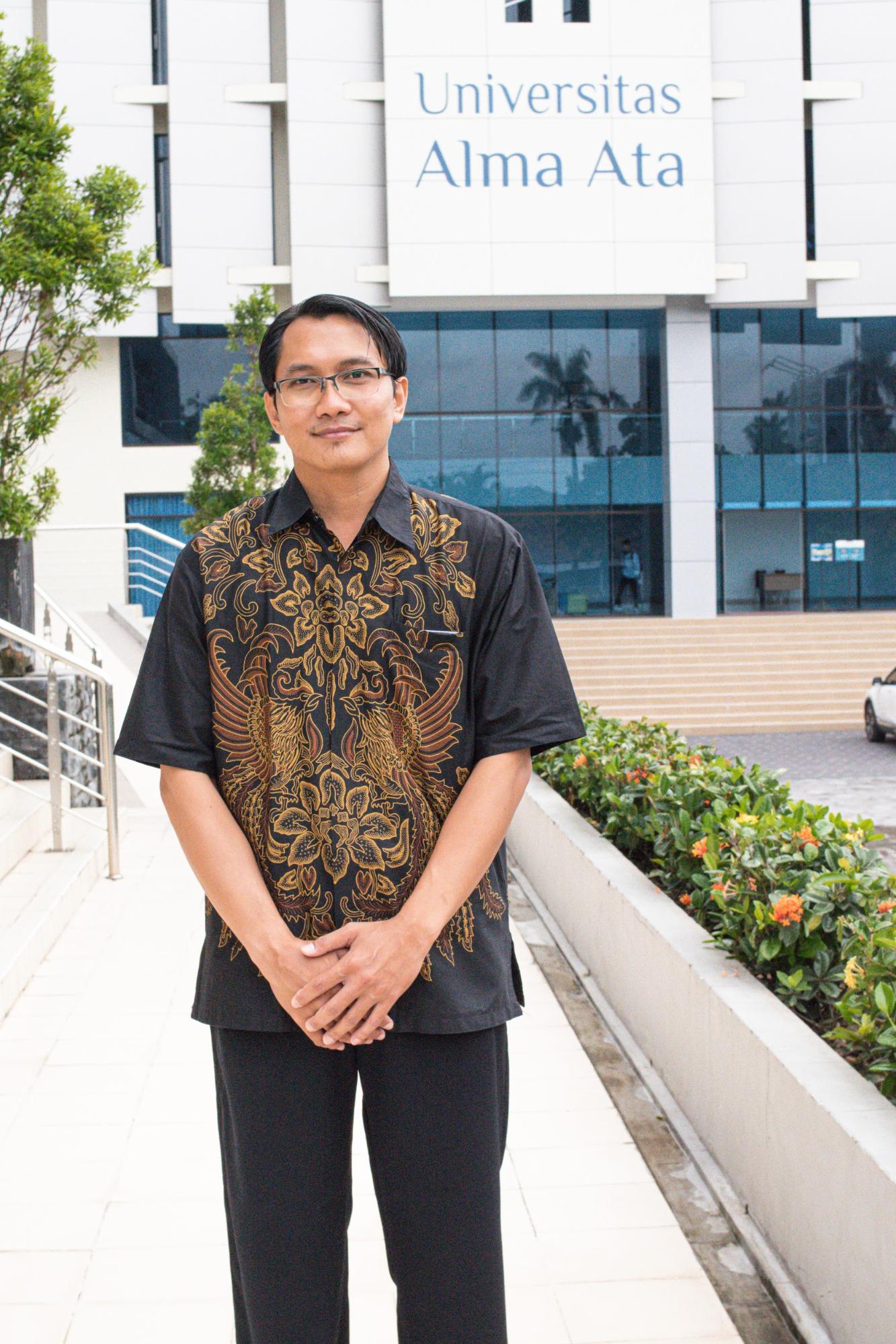 apt. Rizal Fauzi, M.Clin.Pharm.