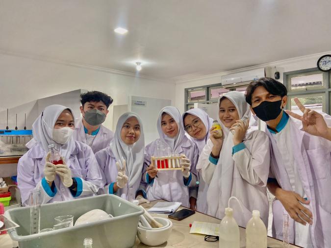 Gambar 2. Mahasiswa Kelompok 1(F1)