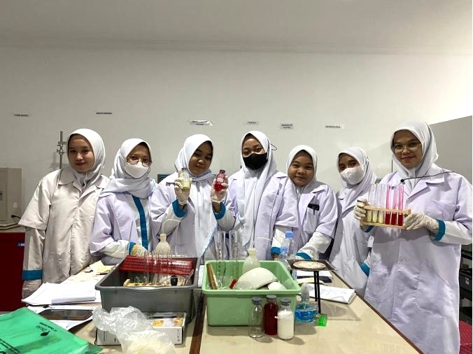 Gambar 4. Mahasiswa Kelompok 3 (F3)