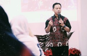 Menghadapi Revolusi Industri 4.0- Himafa Adakan Mini Seminar Membahas Penjualan Obat Secara Online