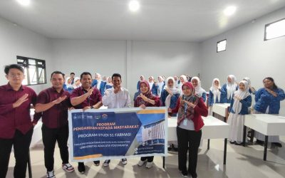 Pelatihan Pemilihan Kemasan yang Aman dan Desain Kemasan Sediaan Farmasi Menggunakan Media Canva di SMK Kesehatan Bantul